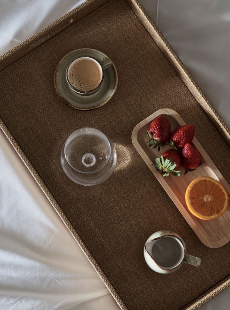 er_rho_elissa_lifestyle_room_tray-2-1.jpg