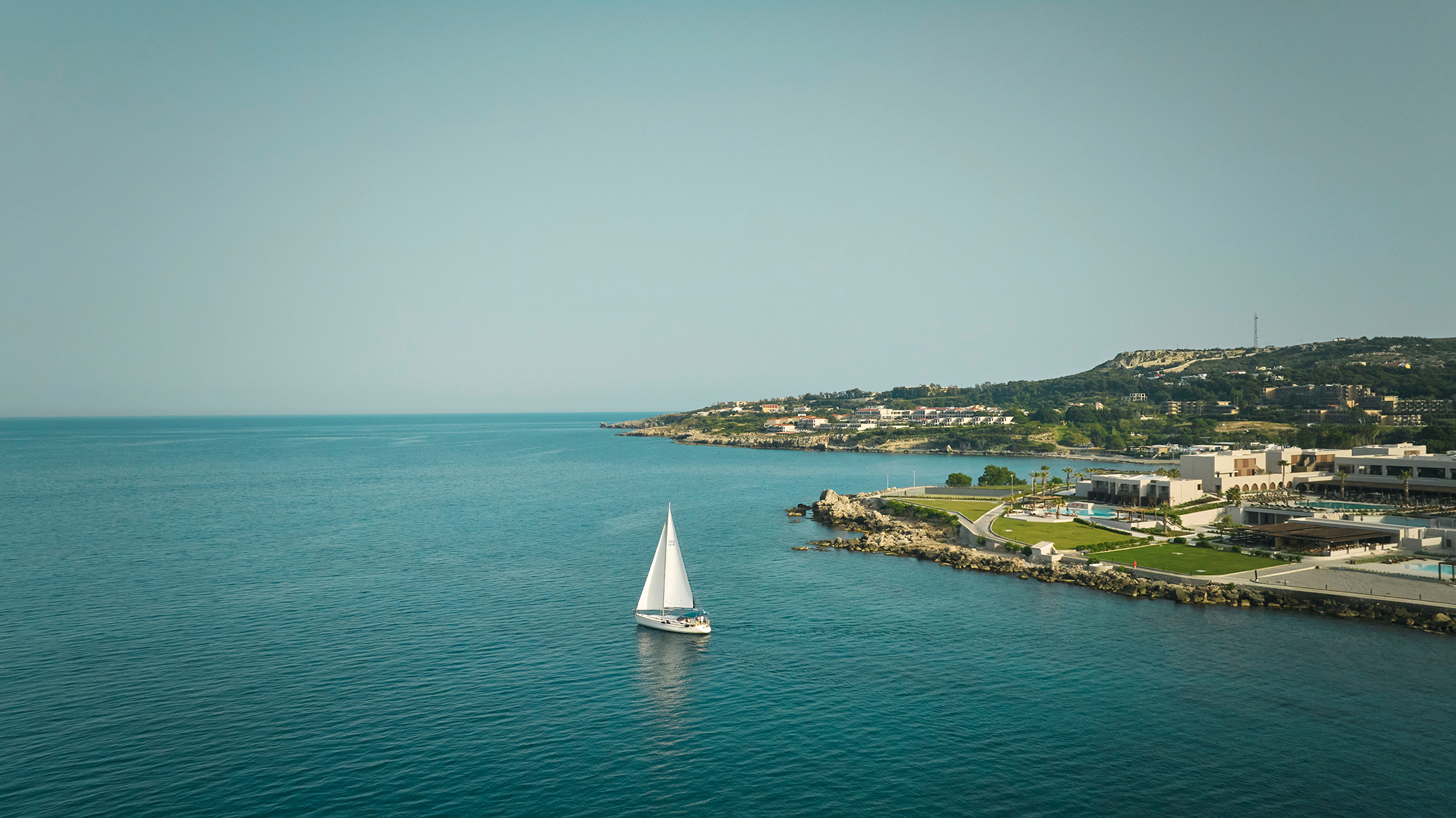 er_rho_elissa_lifestyle_aerial_sailing.jpg