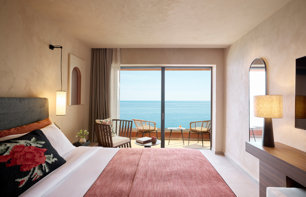 deluxe-room-accomodation-page-.png