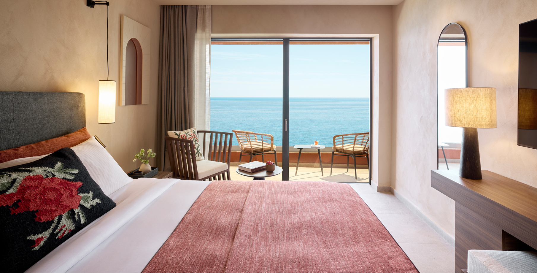 deluxe-room-deluxe-room-page-1.png